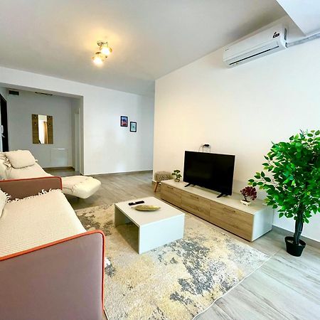 Soho Apartment - City View With Rooftop Garden Boekarest Buitenkant foto