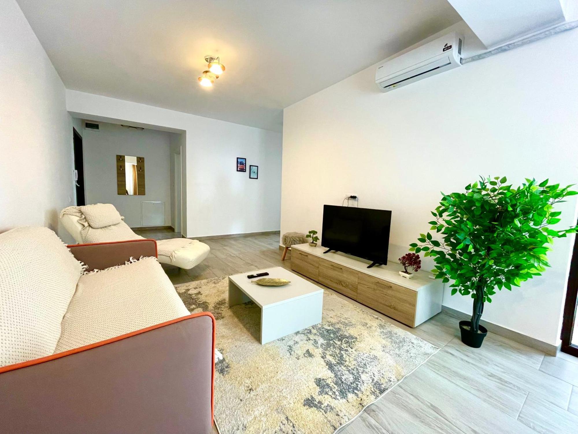 Soho Apartment - City View With Rooftop Garden Boekarest Buitenkant foto